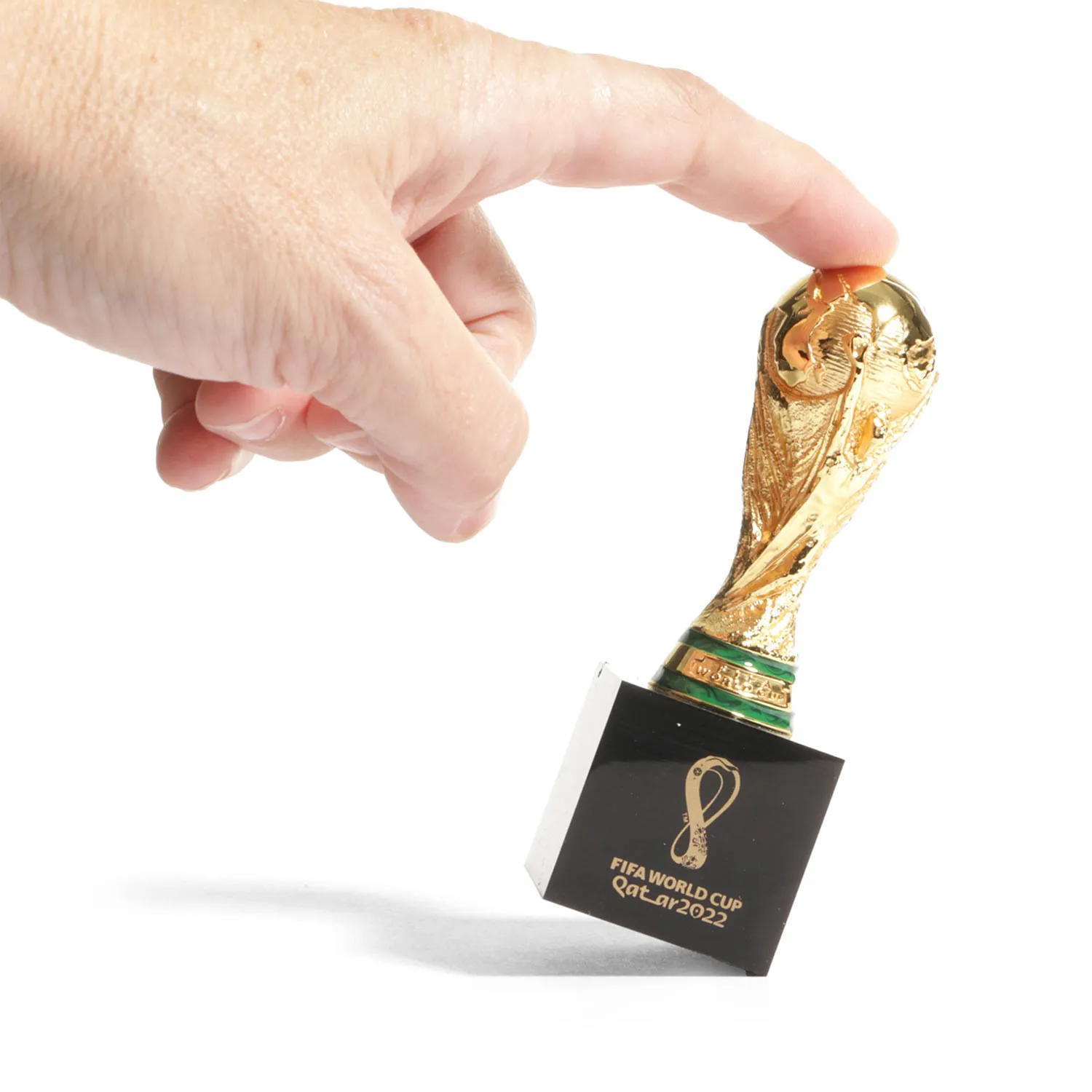 Mini Copa FIFA World Cup 2022 de 70 mm con pedestal